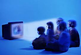 La TV cattura l'attenzione... E la vita quotidiana???